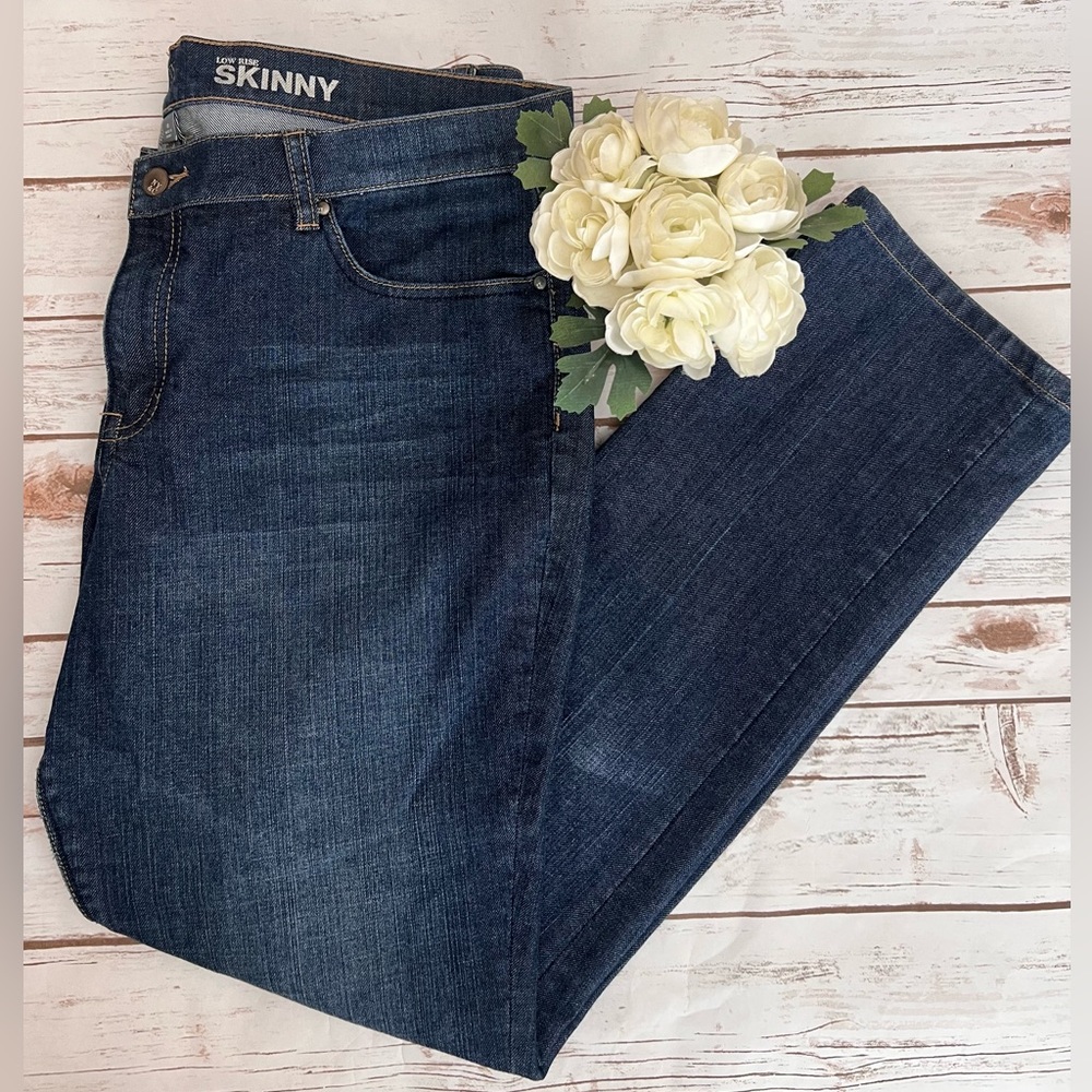 New York & Company NY&C Low Rise Skinny Jeans 18